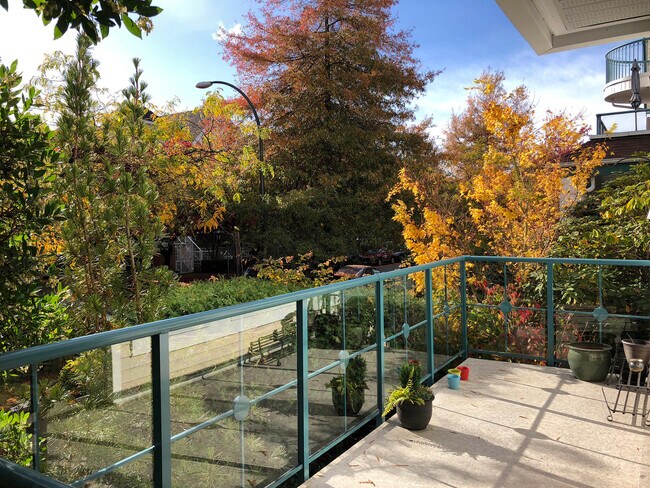 Photo - 735 W 15th Ave