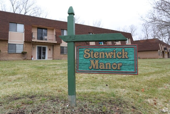 Building Photo - 17 Stenwick Dr Unit 17-H Stenwick Drive Rental