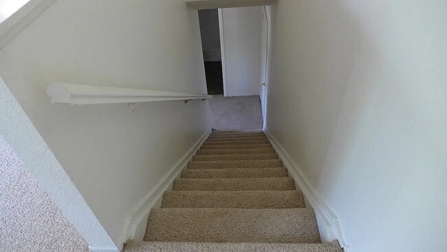 Photo - "Charming 2-Bed Condo Oasis in Boulder – Spacious 940 Sq Ft with Modern Comforts!" Unit M19