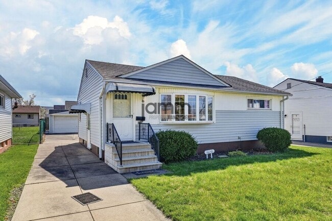 Building Photo - 16261 Remora Blvd