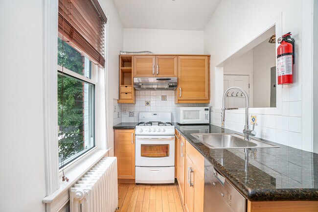 Photo - 225 Major St