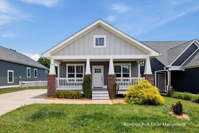 Building Photo - Cottage in Hyde Park Rental