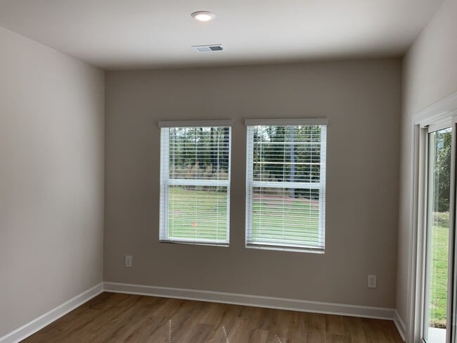 Photo - 521 Crowder Pl