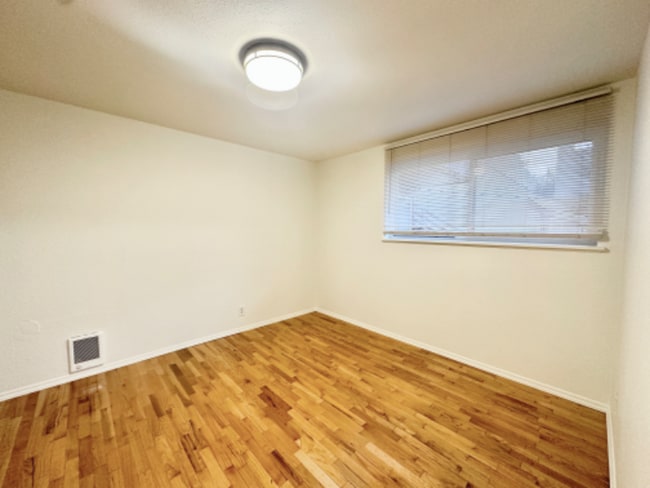 Photo - 5101 Ravenna Ave NE Unit 5