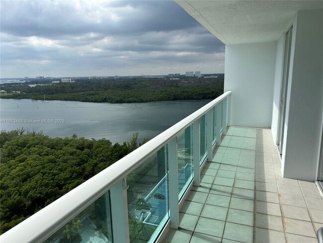 Building Photo - 100 Bayview Dr Unit 2122