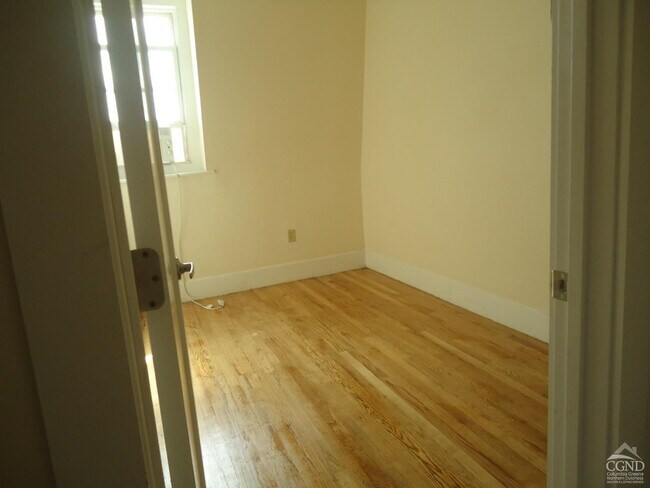 Photo - 136 Warren St