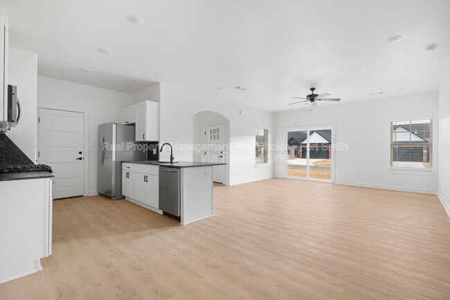 Photo - 8815 Bainbridge Ct