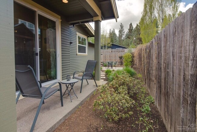 Photo - Darling Home Located in the Heart of NW Bend!