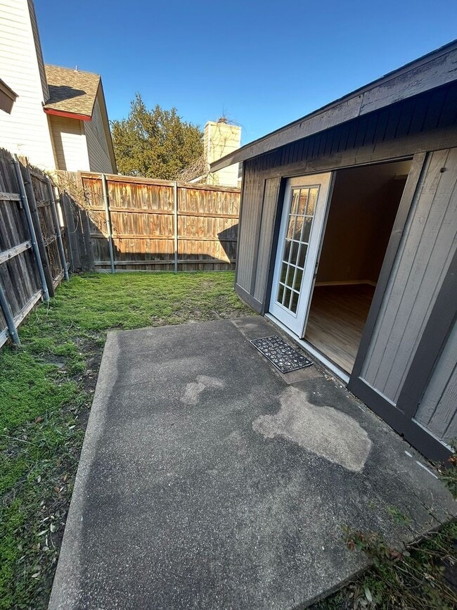 Photo - 972 333 1659