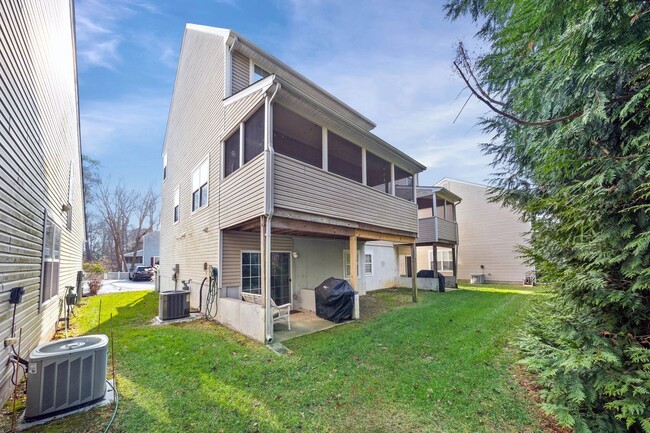 Photo - 17293 Queen Anne Way