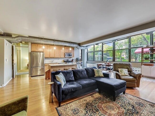 Photo - 5200 S Ellis Ave Unidad 112