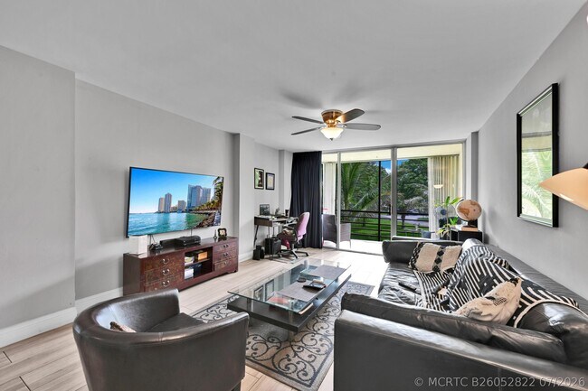 Photo - 103 Royal Pk Dr Unit 2E