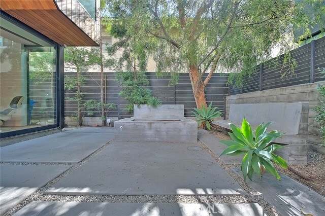 Photo - 1825 N Kenmore Ave