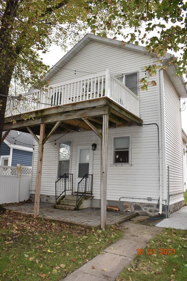 Photo - Varsity Management Unit 02