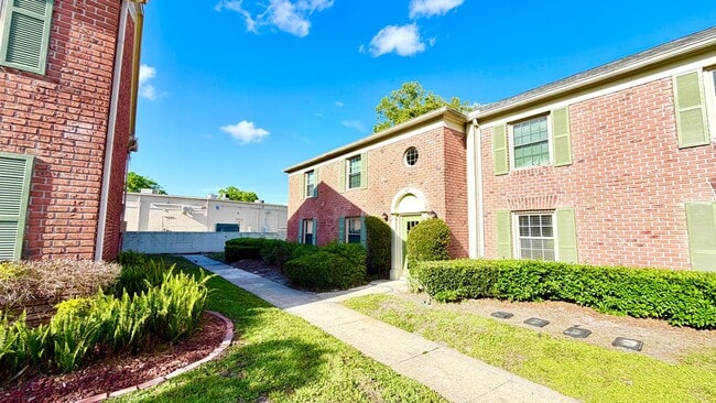 Building Photo - Timeless Charm Meets Modern Living — A 2BD/2BA Casselberry Gem You’ll Fall In Love With! WASHER &...