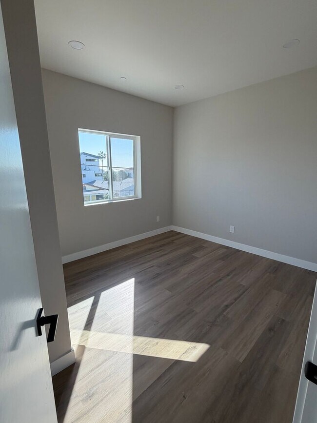 Photo - 3365 A St Unidad # 3