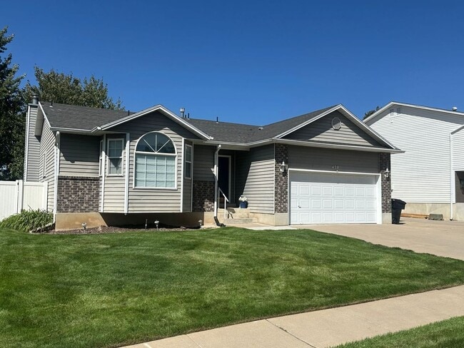 Building Photo - Desirable Kaysville Area/ 5 Bedroom Home