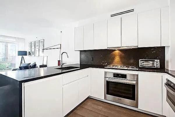 385 First Avenue