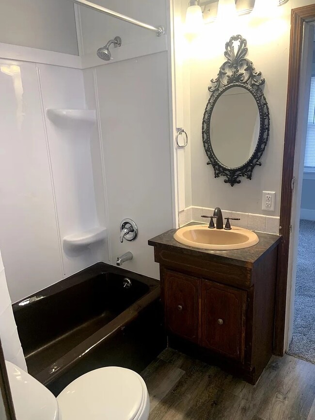 Photo - 411 Voorhis St