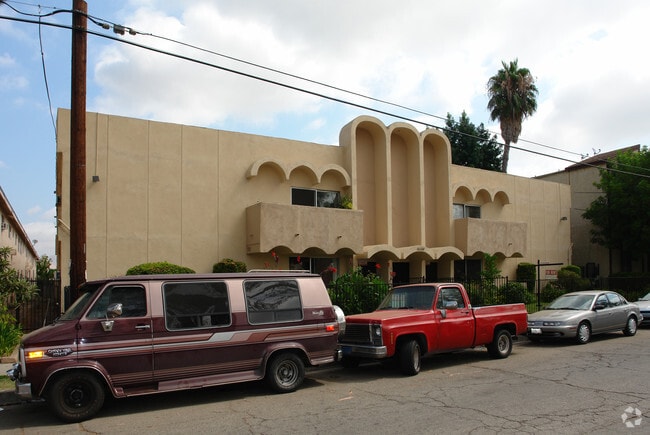 21725 Lanark Apartments