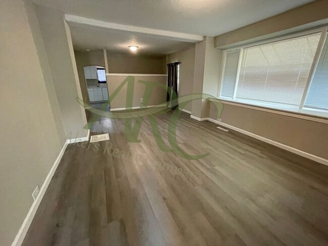 Photo - 1640 E Orman Ave