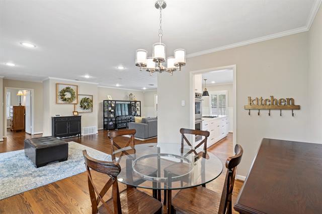 Photo - 9203 Livenshire Dr