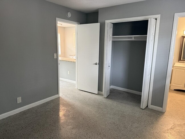 Photo - 1118 N H St Unit 3