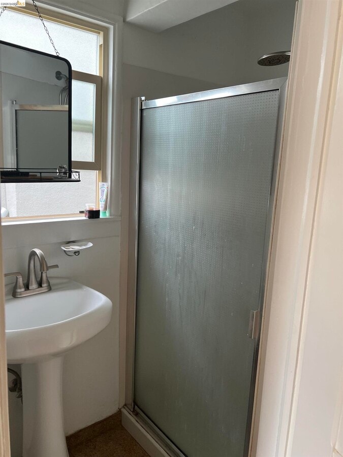 Photo - 1425 Oxford St