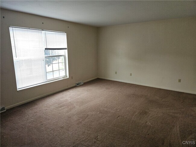 Photo - 290 Duer St