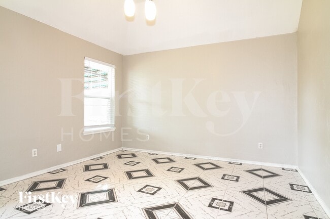 Photo - 9400 S Country Club Dr