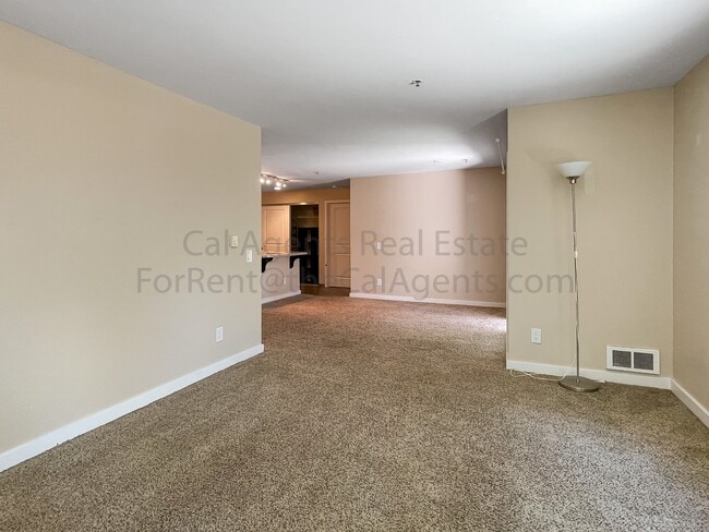 Photo - 6400 Christie Ave