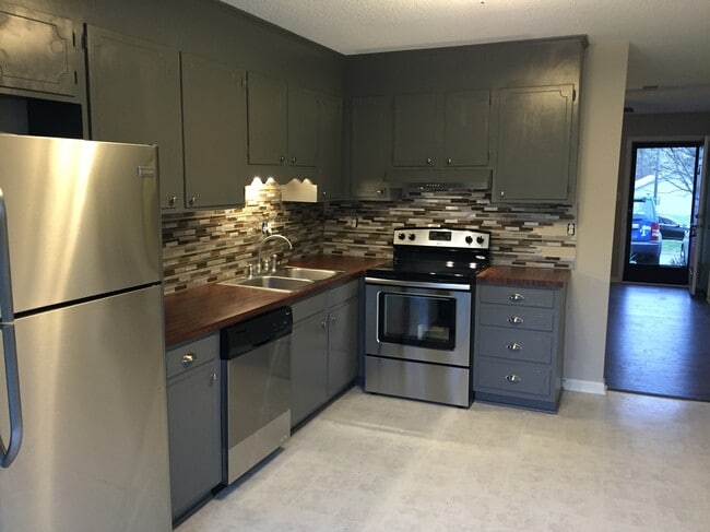 Photo - 1608 Windsong Ct