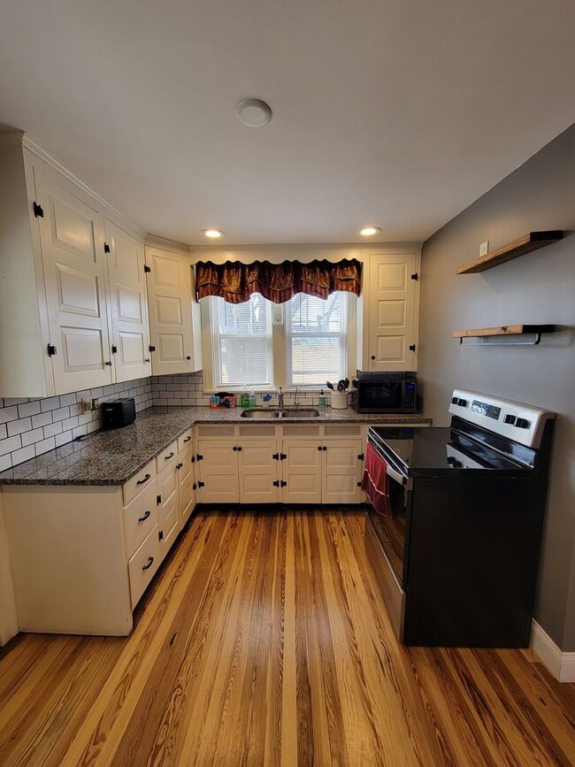 Photo - 6288 Buchanan Trail W