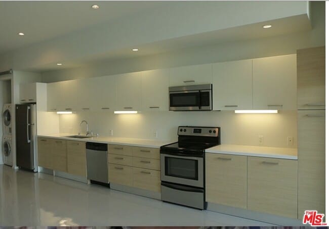 Building Photo - 1107 Venice Blvd. Unit 201