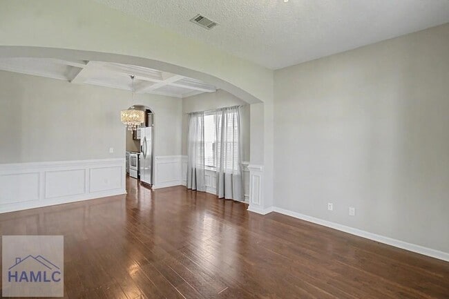 Photo - 976 Oak Crest Dr
