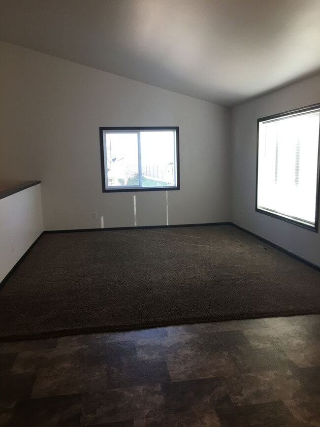 Photo - 3 Bed 2 Bath Twin Home