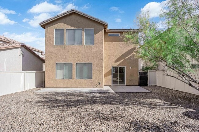 Photo - Large 3 bedroom, 2.5 bath house!