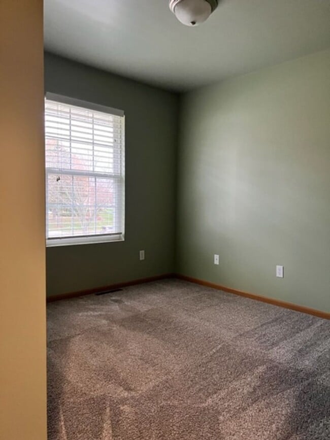 Photo - Charming 3-Bedroom, 1.5-Bathroom Townhouse for Rent in Valparaiso, Indiana