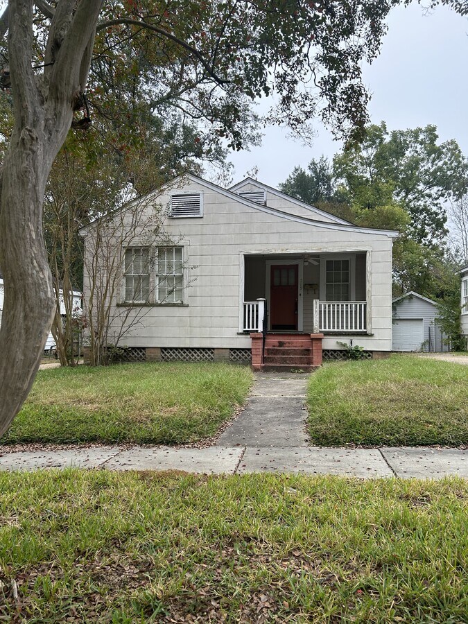 Photo - 715 Boulevard St