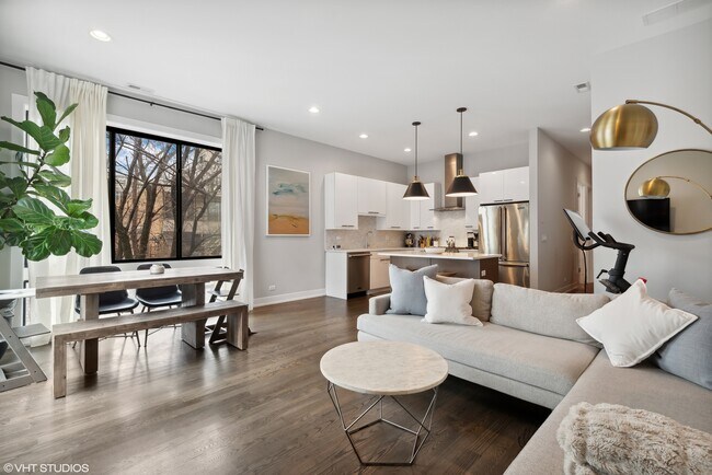 Photo - 1618 N Bosworth Ave Unit 2S