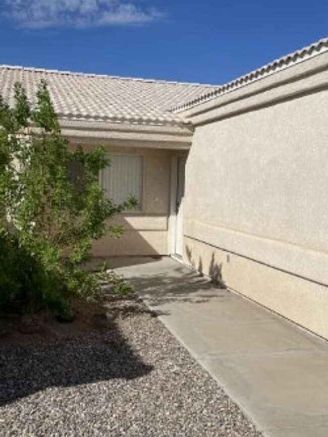 Photo - 711 Delta Dr Unit 2