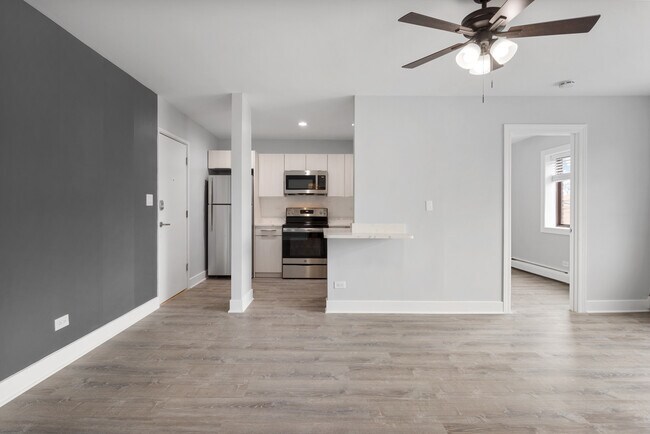 Photo - 6826 N Ridge Blvd Unit 202