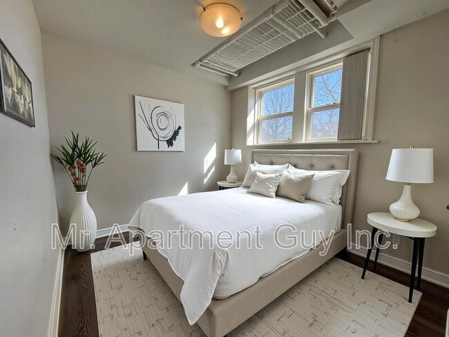 Photo - 2 Balsam Ave S Unit 2