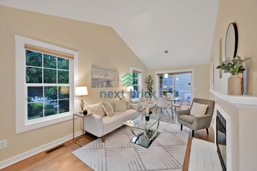 Photo - Charming 2-Bedroom Cottage in the Heart of Kirkland!