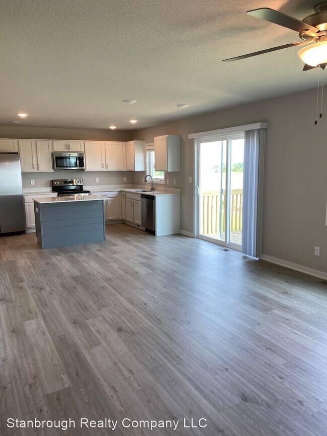 Photo - 4 br, 3 bath House - 917 Knoll Drive