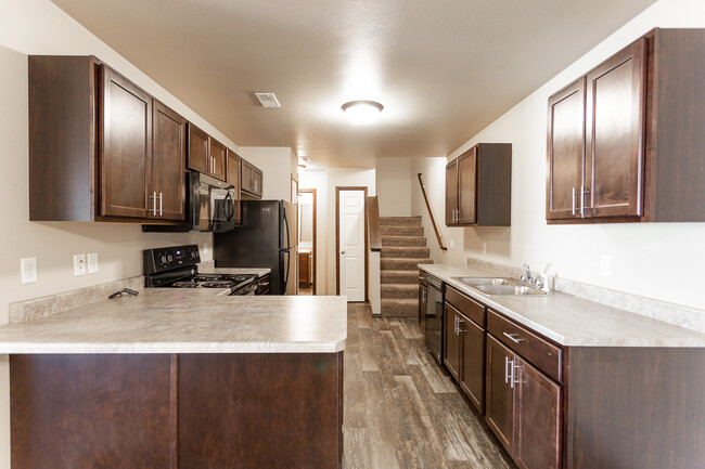 2-Bd Kitchen - West Pointe Commons Apartments