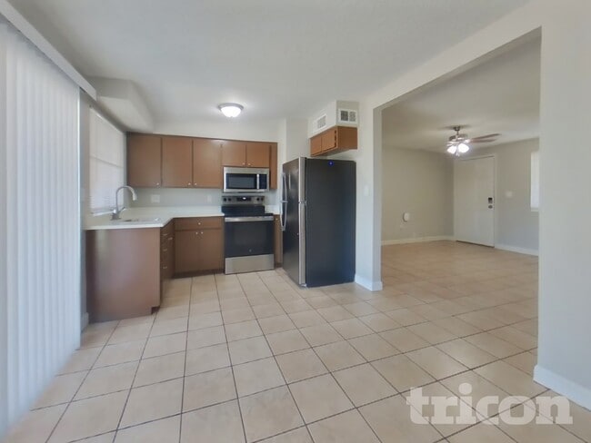 Photo - 2932 W Caribbean Ln