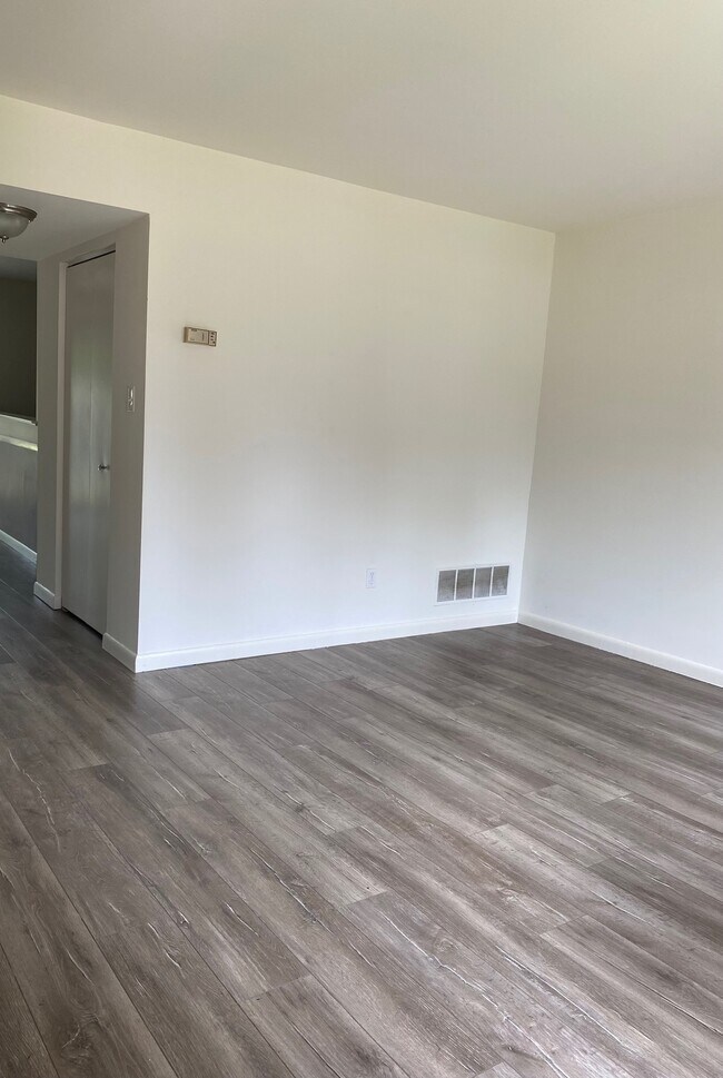 Photo - 13 Thatch Ct