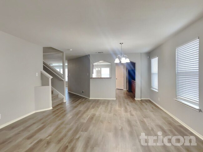 Photo - 7606 Bismarck Lake