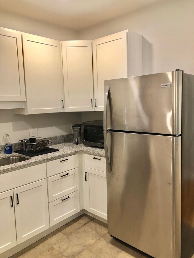 1932 Hyde Park Ave Unit 3